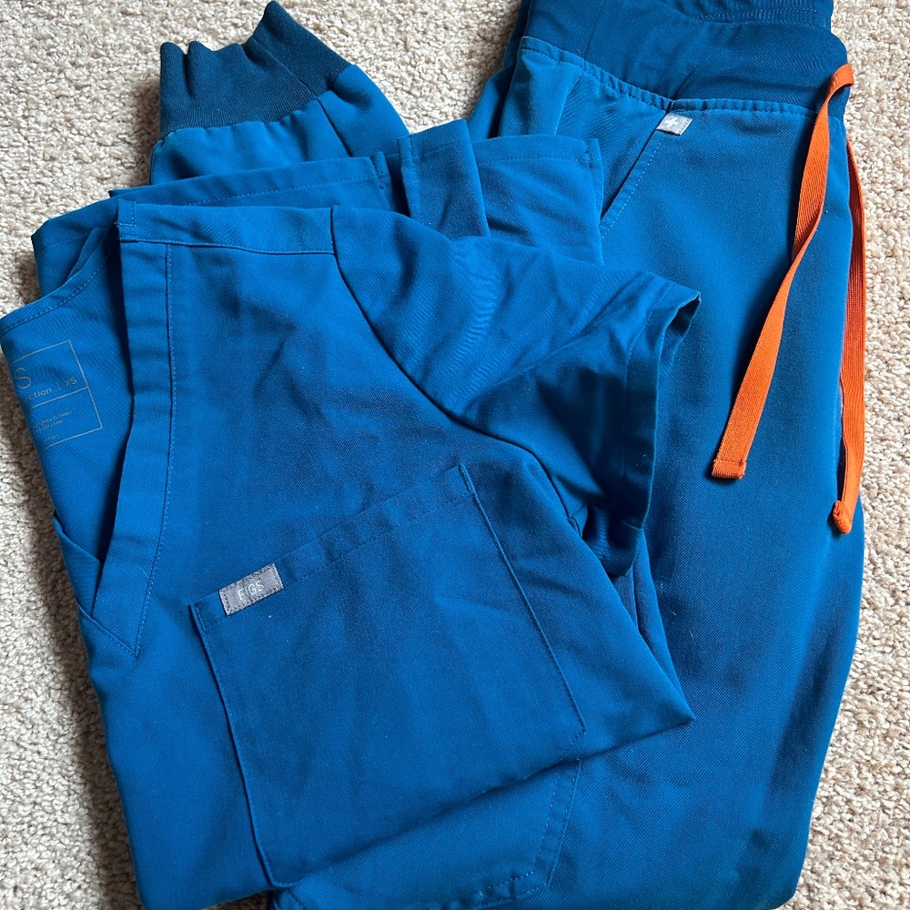 Women’s FIGS Scrubs Set